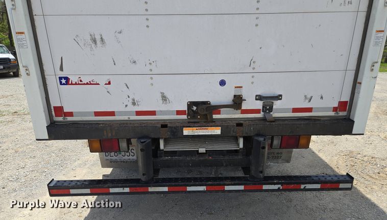 image for item EM7150 2019 Isuzu  NPR box truck