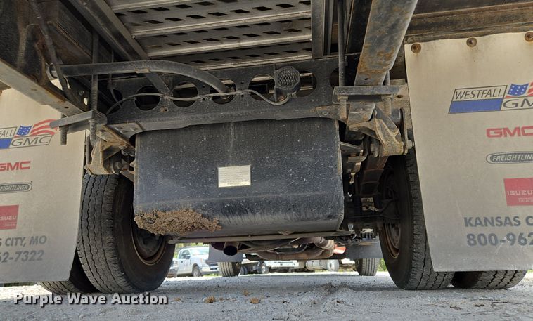 image for item EM7150 2019 Isuzu  NPR box truck