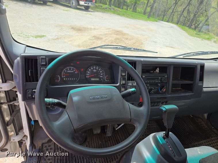 image for item EM7150 2019 Isuzu  NPR box truck