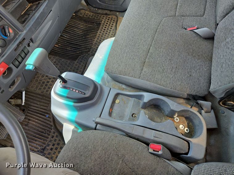 image for item EM7150 2019 Isuzu  NPR box truck