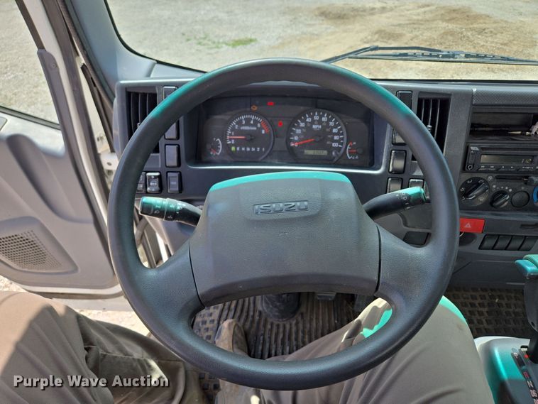 image for item EM7150 2019 Isuzu  NPR box truck