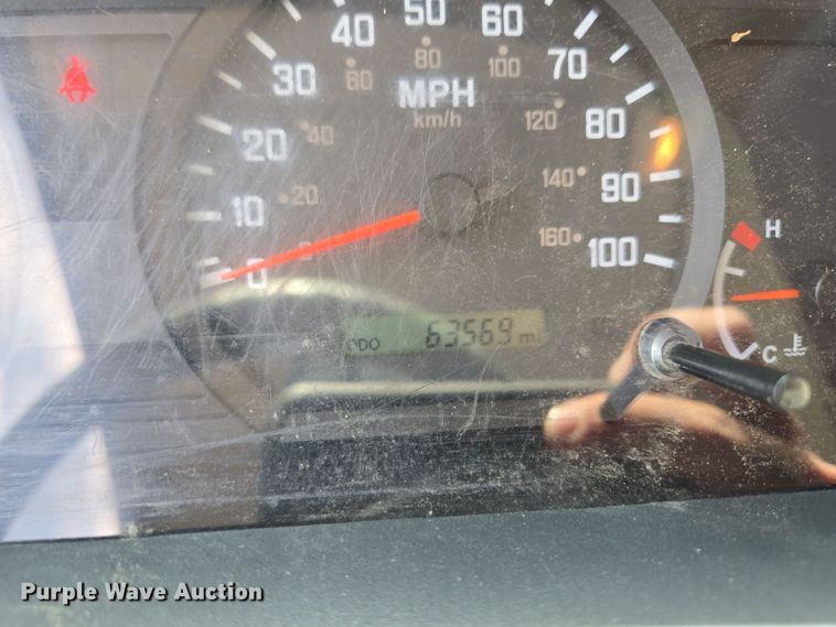 image for item EM7150 2019 Isuzu  NPR box truck