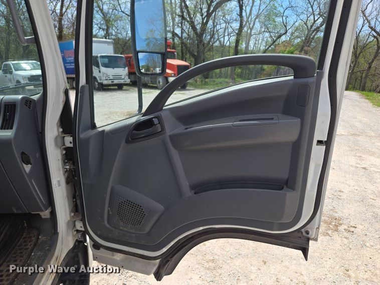 image for item EM7150 2019 Isuzu  NPR box truck