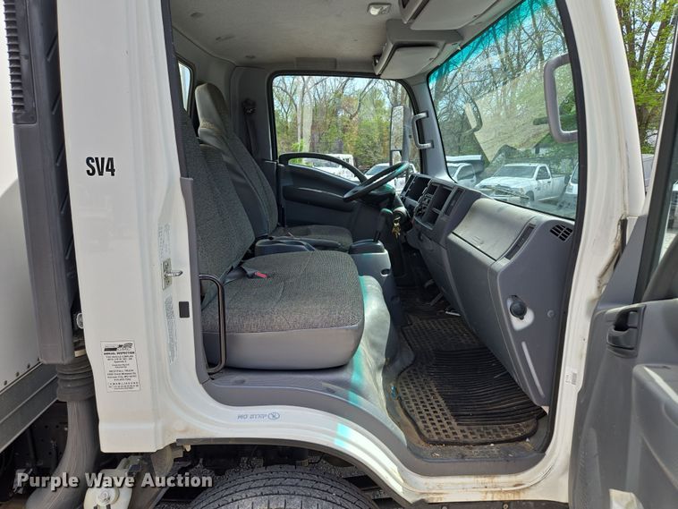 image for item EM7150 2019 Isuzu  NPR box truck