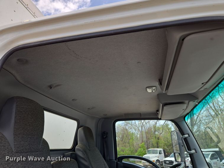 image for item EM7150 2019 Isuzu  NPR box truck