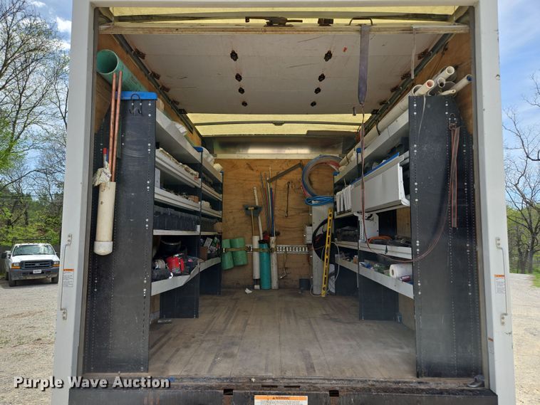 image for item EM7150 2019 Isuzu  NPR box truck