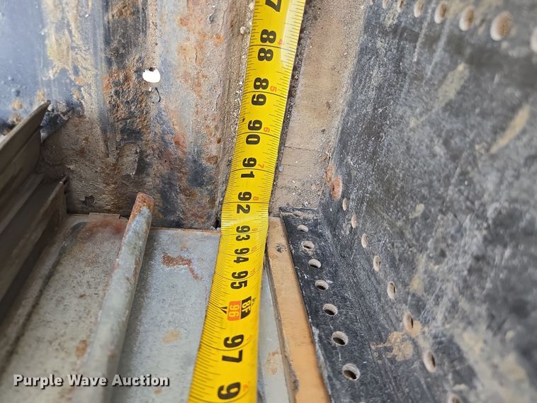 image for item EM7150 2019 Isuzu  NPR box truck