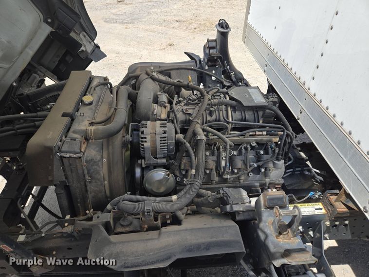 image for item EM7150 2019 Isuzu  NPR box truck