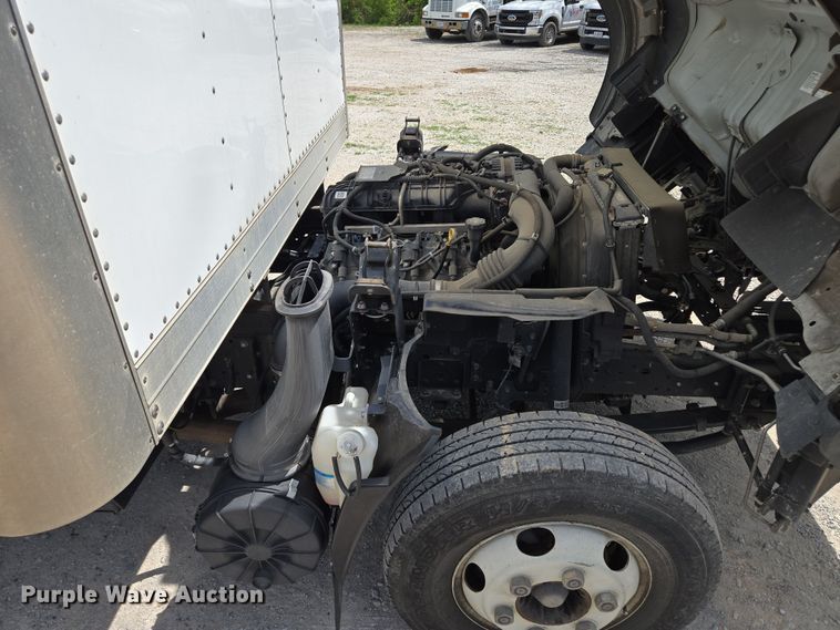 image for item EM7150 2019 Isuzu  NPR box truck