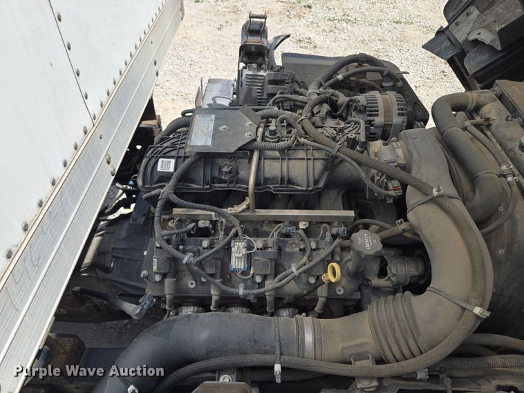 image for item EM7150 2019 Isuzu  NPR box truck