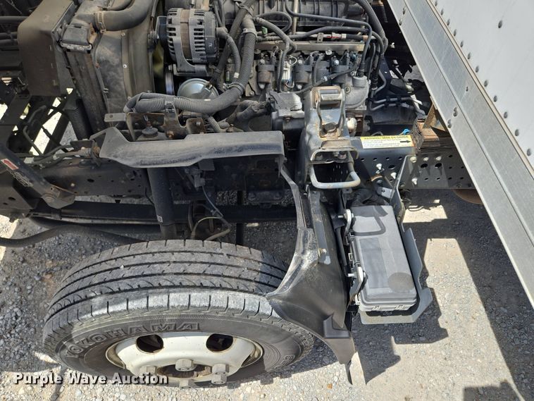 image for item EM7150 2019 Isuzu  NPR box truck