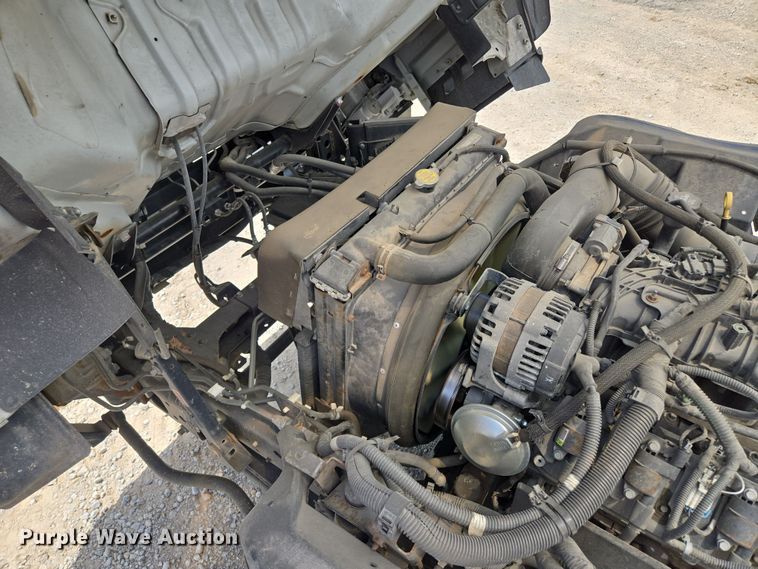 image for item EM7150 2019 Isuzu  NPR box truck