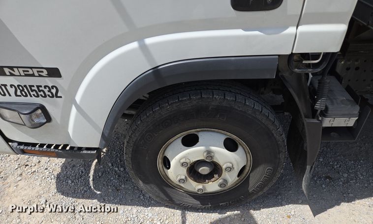 image for item EM7150 2019 Isuzu  NPR box truck