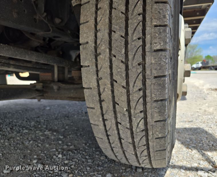 image for item EM7150 2019 Isuzu  NPR box truck