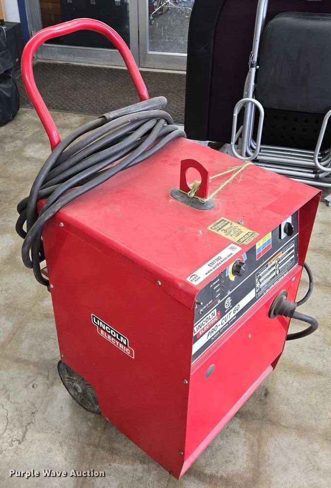 image for item EM7382 Lincoln Electric Pro-Cut 60 plasma cutter