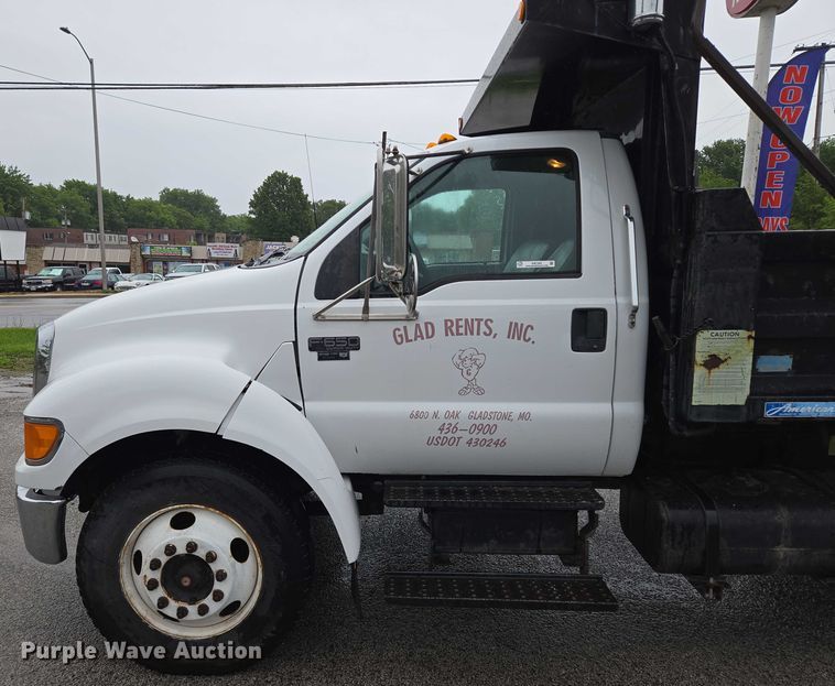 image for item EM7383 2004 Ford F650 Super Duty XL dump truck