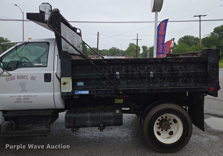 image for item EM7383 2004 Ford F650 Super Duty XL dump truck