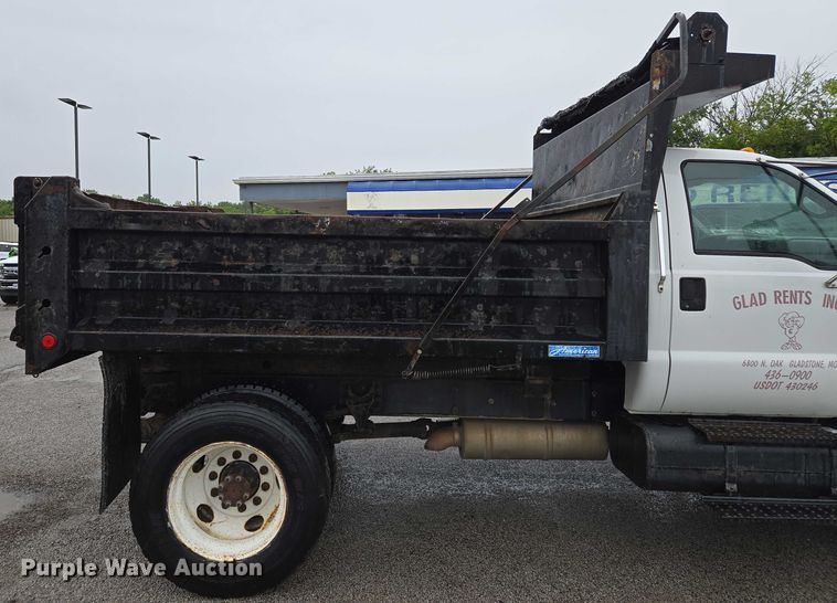 image for item EM7383 2004 Ford F650 Super Duty XL dump truck