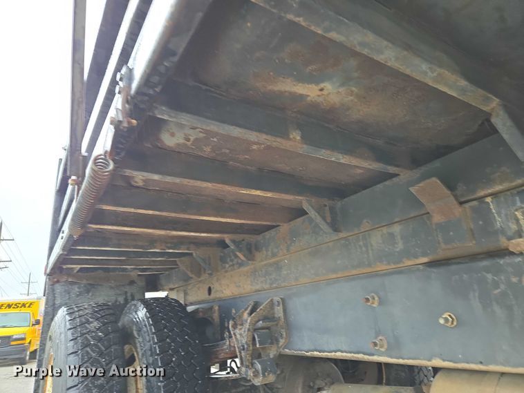 image for item EM7383 2004 Ford F650 Super Duty XL dump truck