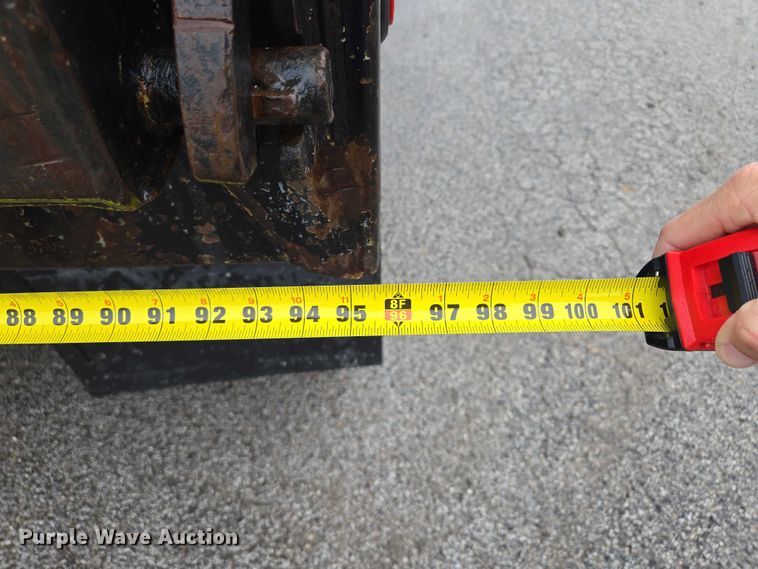 image for item EM7383 2004 Ford F650 Super Duty XL dump truck