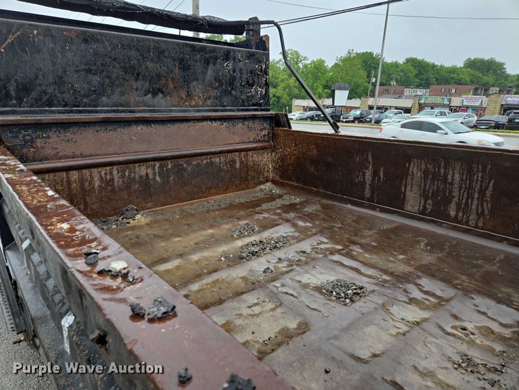 image for item EM7383 2004 Ford F650 Super Duty XL dump truck