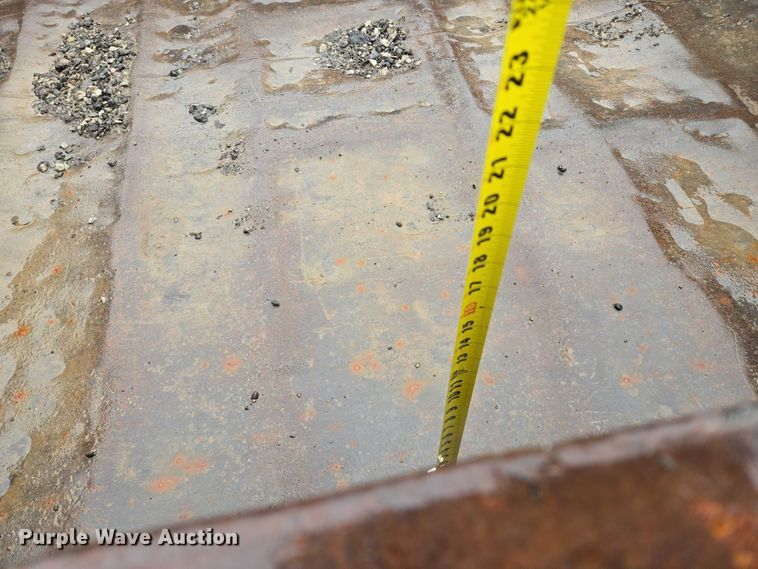 image for item EM7383 2004 Ford F650 Super Duty XL dump truck