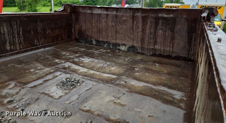 image for item EM7383 2004 Ford F650 Super Duty XL dump truck