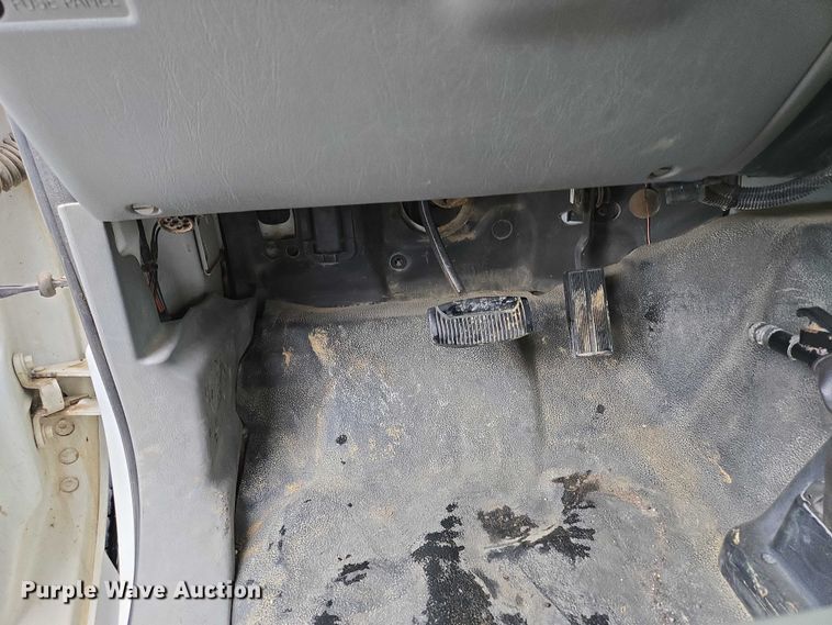 image for item EM7383 2004 Ford F650 Super Duty XL dump truck