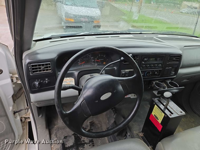 image for item EM7383 2004 Ford F650 Super Duty XL dump truck