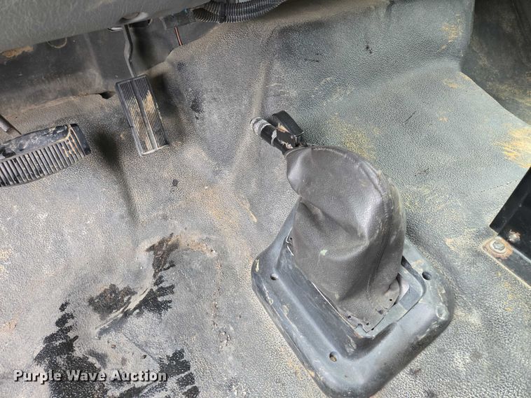 image for item EM7383 2004 Ford F650 Super Duty XL dump truck