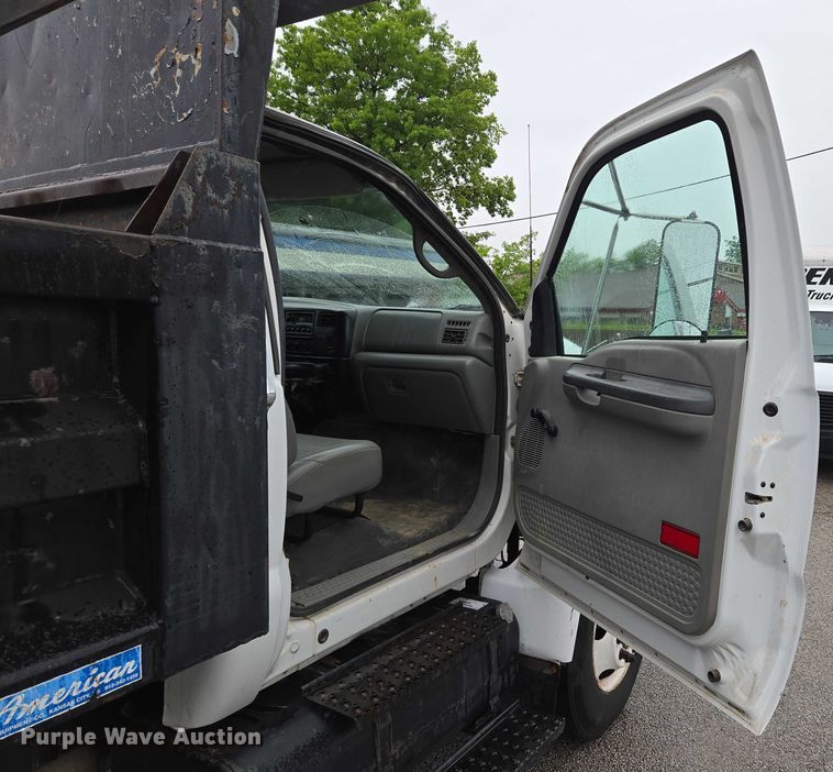 image for item EM7383 2004 Ford F650 Super Duty XL dump truck