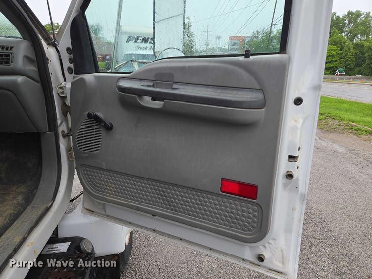 image for item EM7383 2004 Ford F650 Super Duty XL dump truck