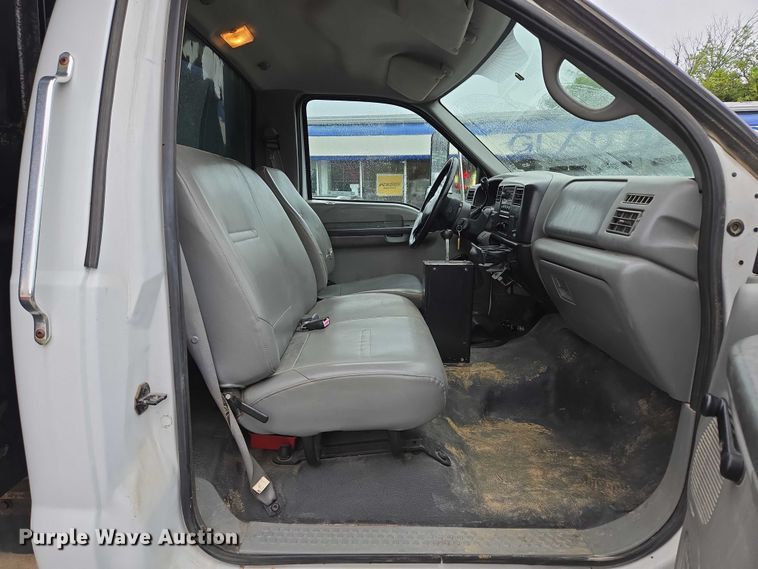 image for item EM7383 2004 Ford F650 Super Duty XL dump truck