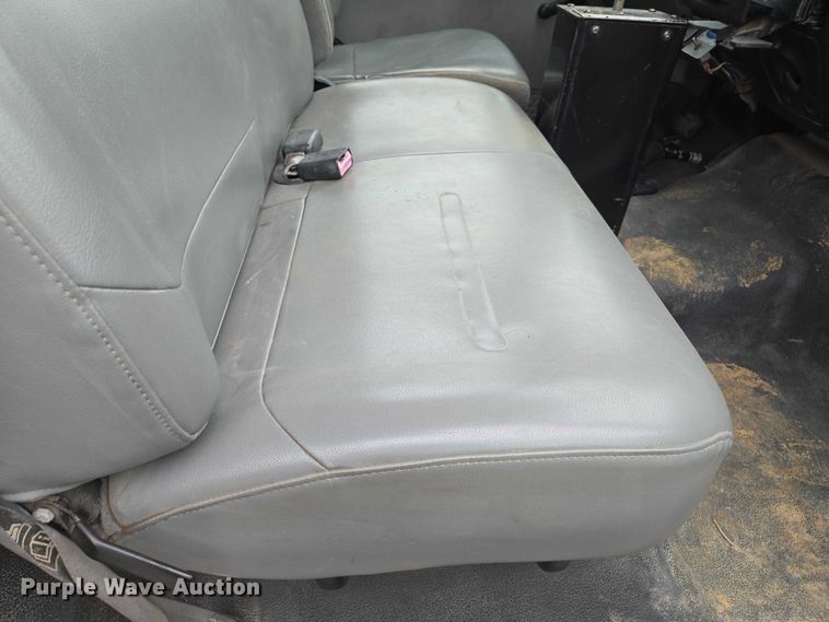 image for item EM7383 2004 Ford F650 Super Duty XL dump truck