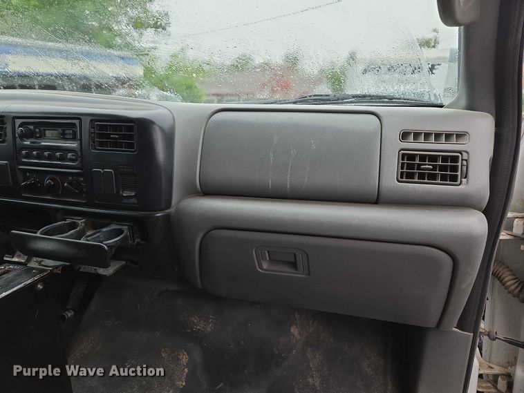 image for item EM7383 2004 Ford F650 Super Duty XL dump truck