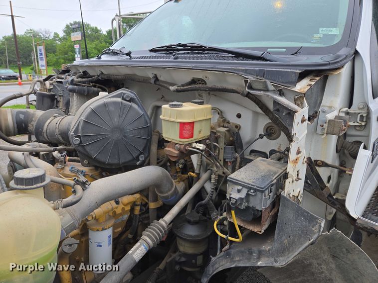 image for item EM7383 2004 Ford F650 Super Duty XL dump truck