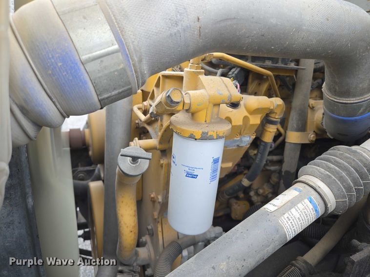 image for item EM7383 2004 Ford F650 Super Duty XL dump truck