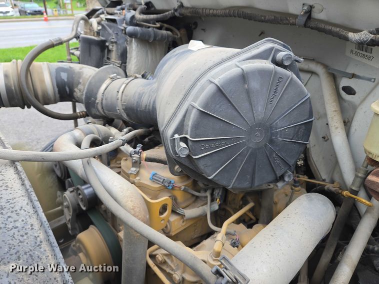 image for item EM7383 2004 Ford F650 Super Duty XL dump truck