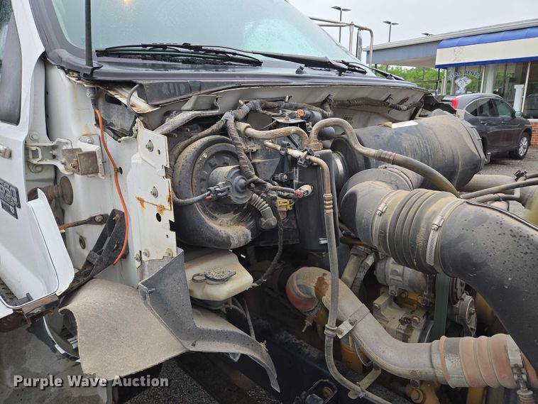 image for item EM7383 2004 Ford F650 Super Duty XL dump truck