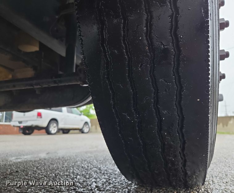 image for item EM7383 2004 Ford F650 Super Duty XL dump truck