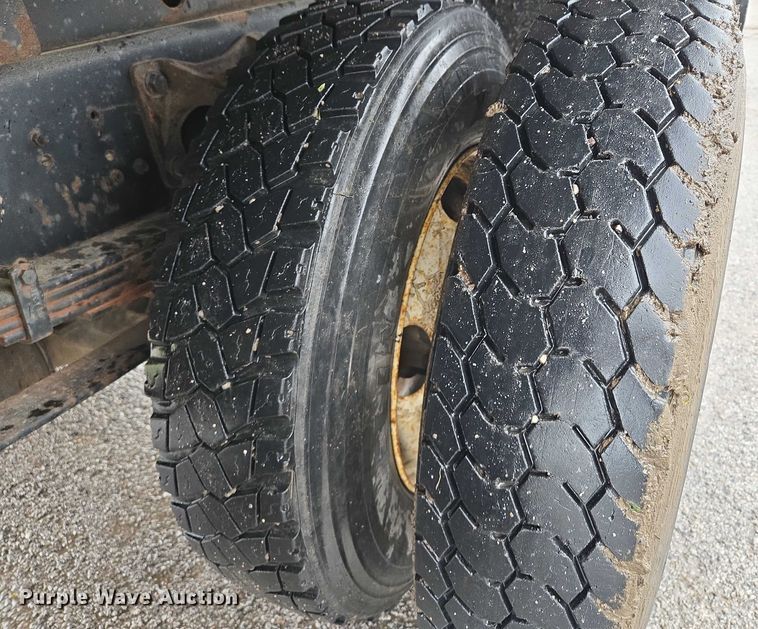 image for item EM7383 2004 Ford F650 Super Duty XL dump truck