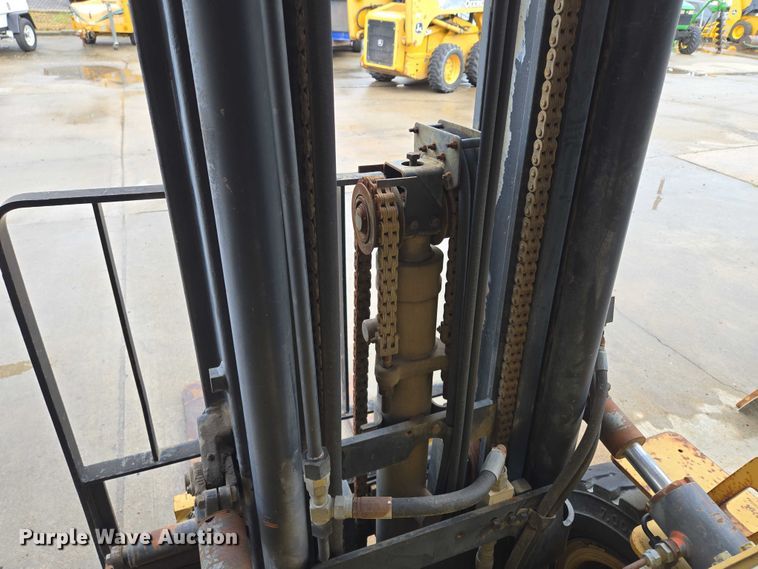 image for item EM7385 Daewoo G25S forklift