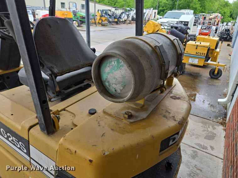 image for item EM7385 Daewoo G25S forklift