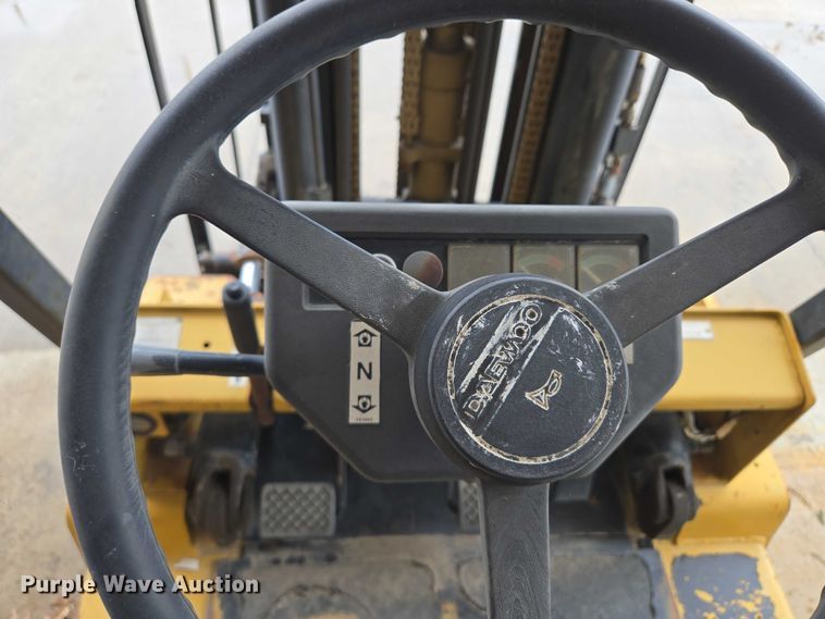 image for item EM7385 Daewoo G25S forklift