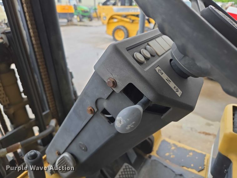 image for item EM7385 Daewoo G25S forklift