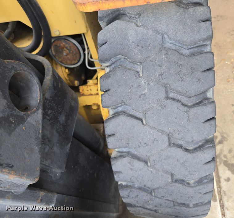 image for item EM7385 Daewoo G25S forklift