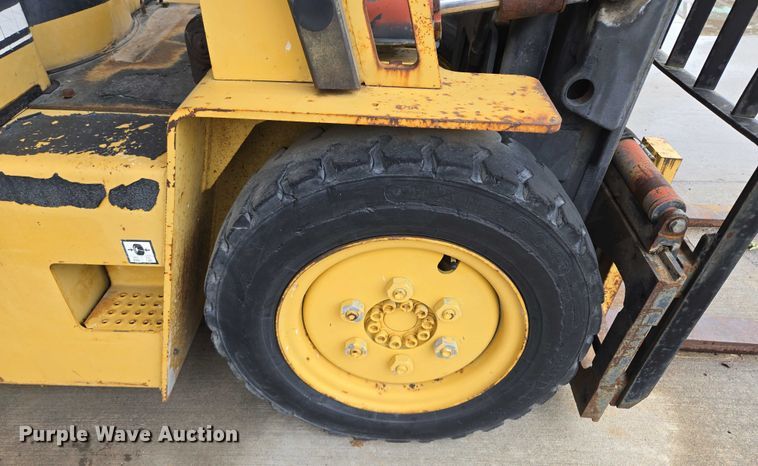 image for item EM7385 Daewoo G25S forklift