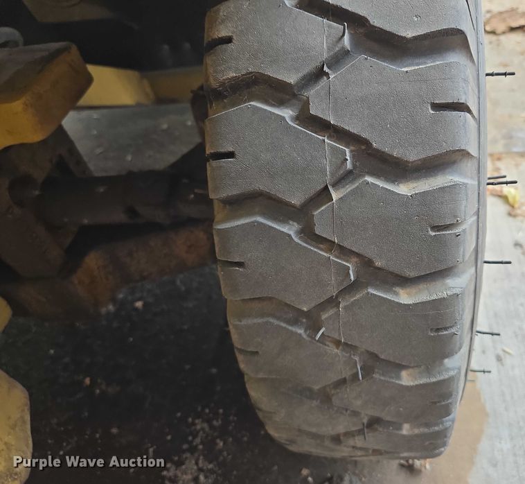 image for item EM7385 Daewoo G25S forklift