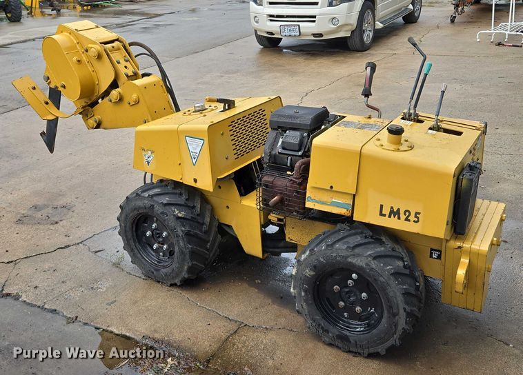 image for item EM7386 1999 Vermeer LM25 vibratory cable plow