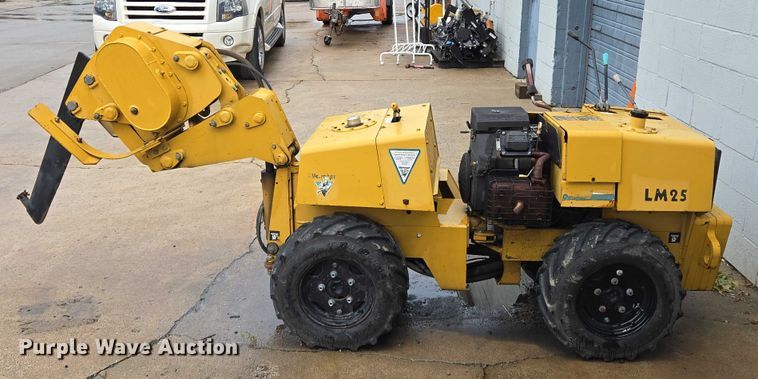 image for item EM7386 1999 Vermeer LM25 vibratory cable plow